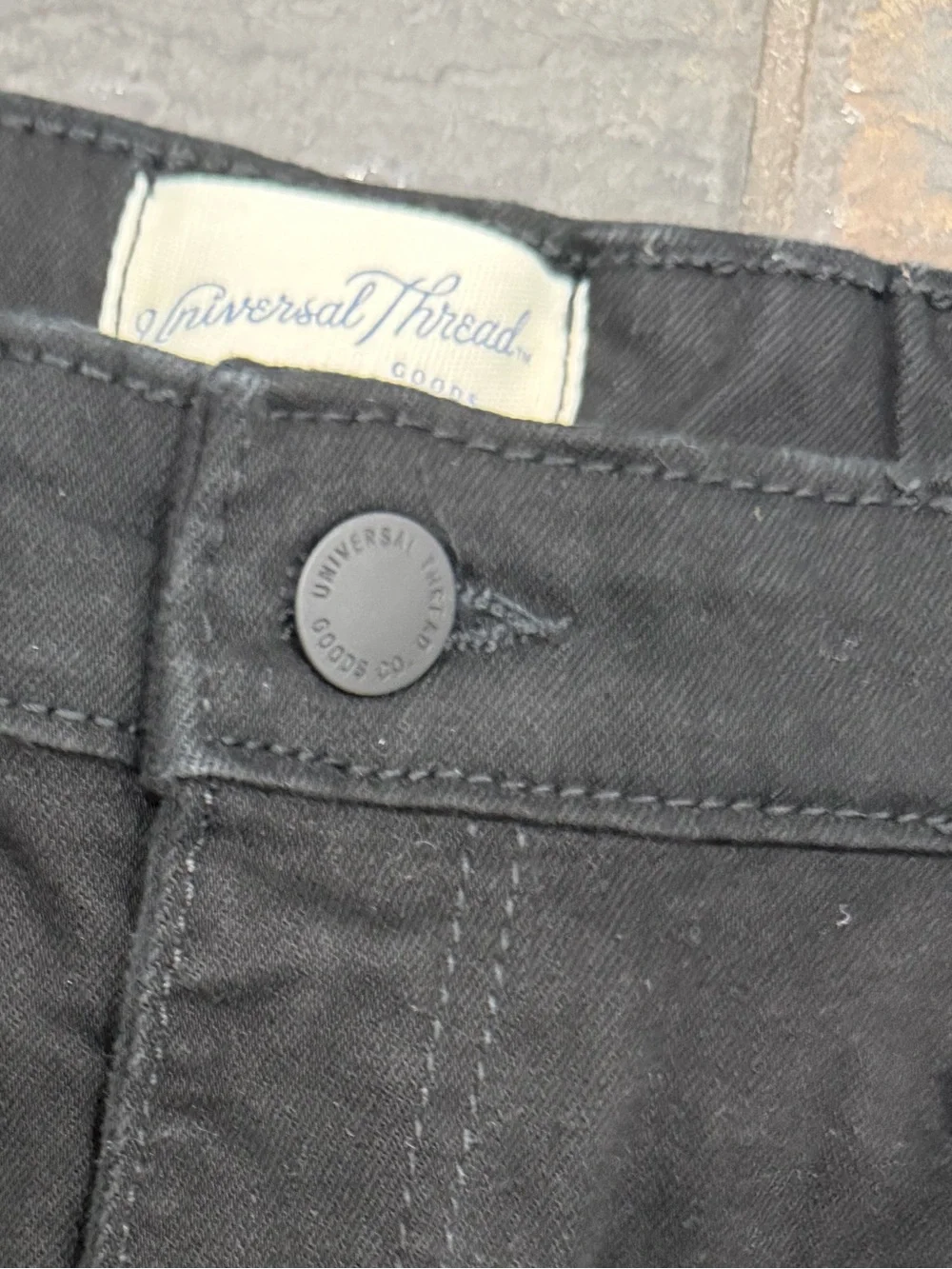 Universal Thread Black Denim Shorts Size 12/31 High Rise Cuffed Stretch Shorts